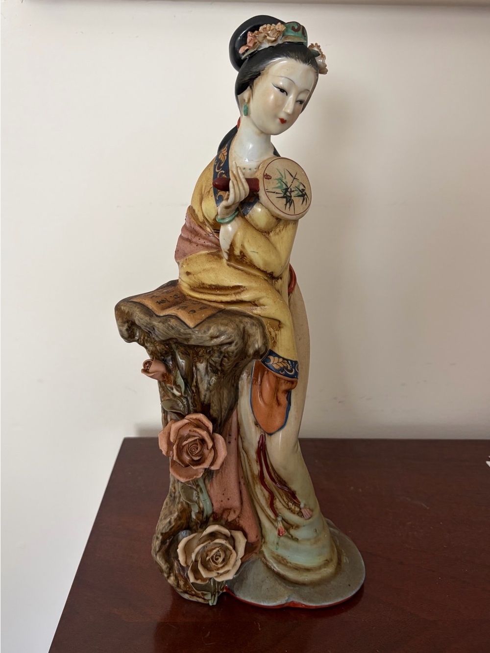 Vintage 15” Chinese Shiwan (Shekwan) Wucai Style Porcelain Court Lady Figurine